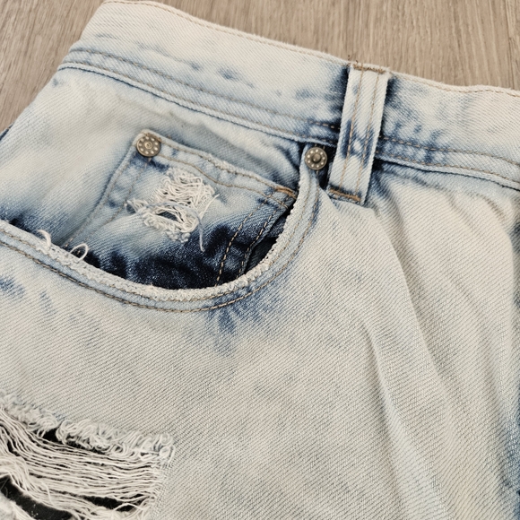 Ninth Hall Heavily Distressed 28w 'Lure' Slim Jeans in Light Blue - Picture 5 of 15